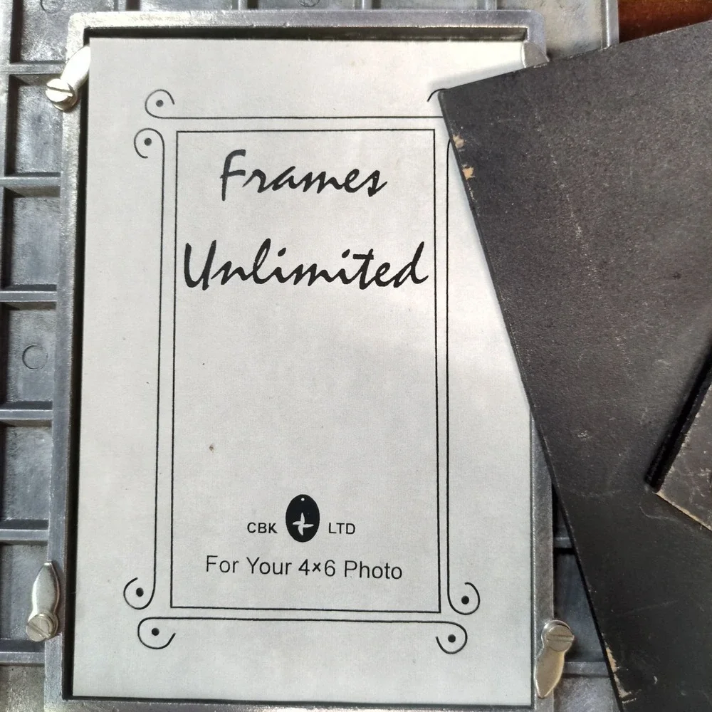 Vintage 90s CBK Frames Unlimited 4x6 Pyramid Stud Silvertone Metal Picture Frame
